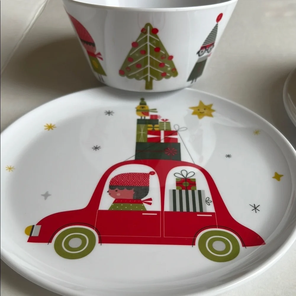 Crate and Barrel Holiday Plate Set